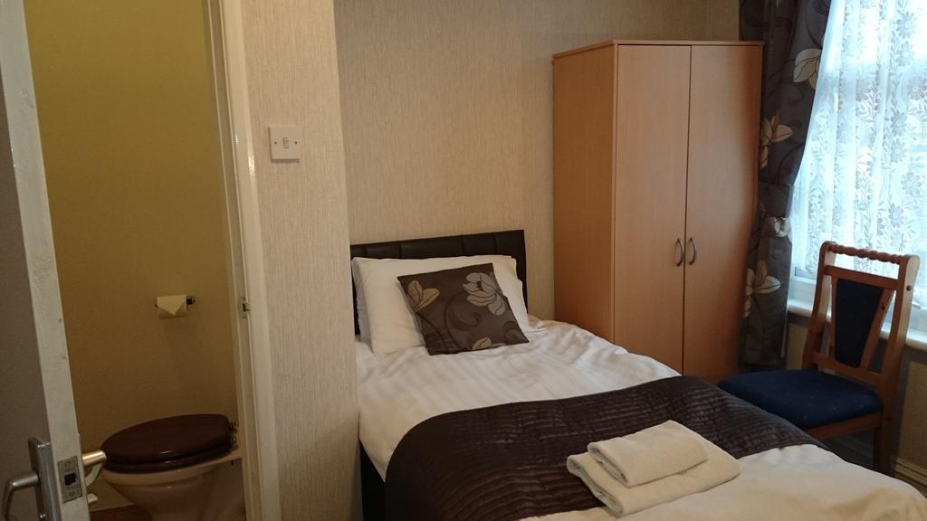 Woodthorpe Guest house 3*