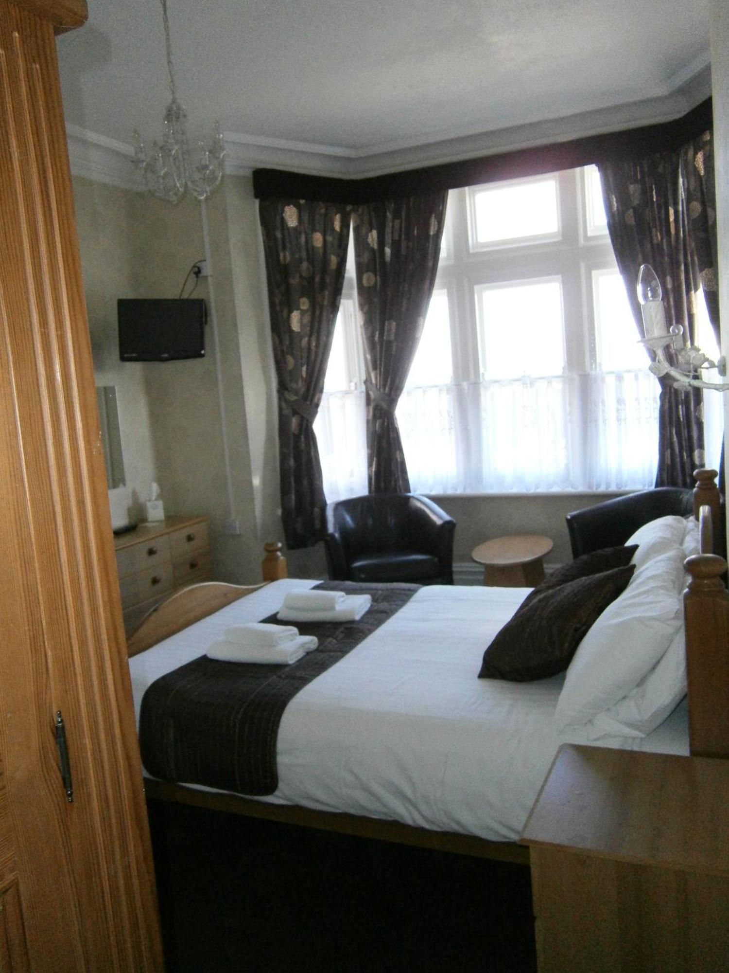 Woodthorpe Guest house